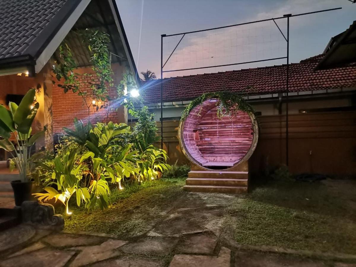 Millet'S Food Company And Cooking Center Hotel Negombo Exterior photo